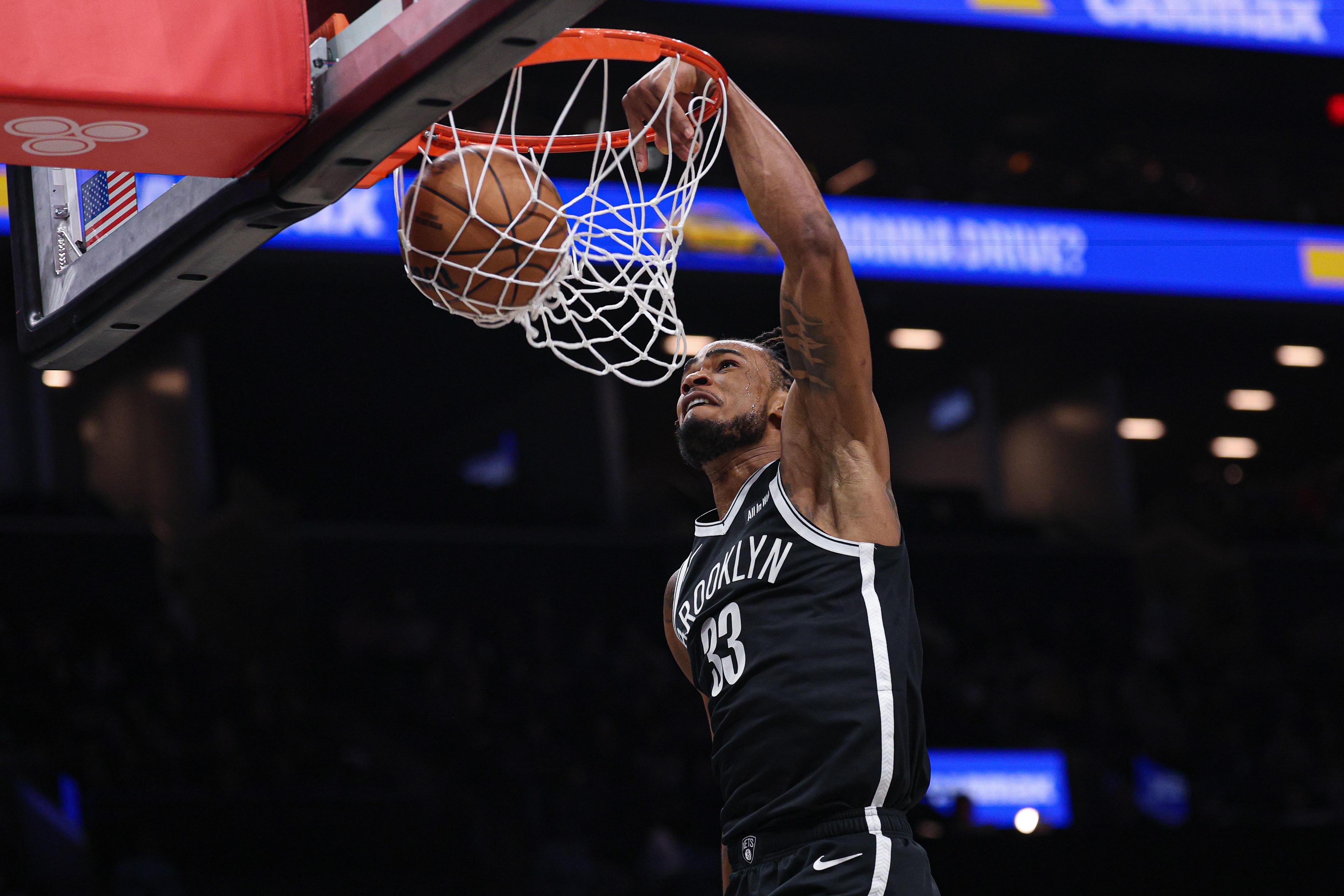 克拉克斯顿：经纪人会处理交易流言的问题 我就专注于打好球